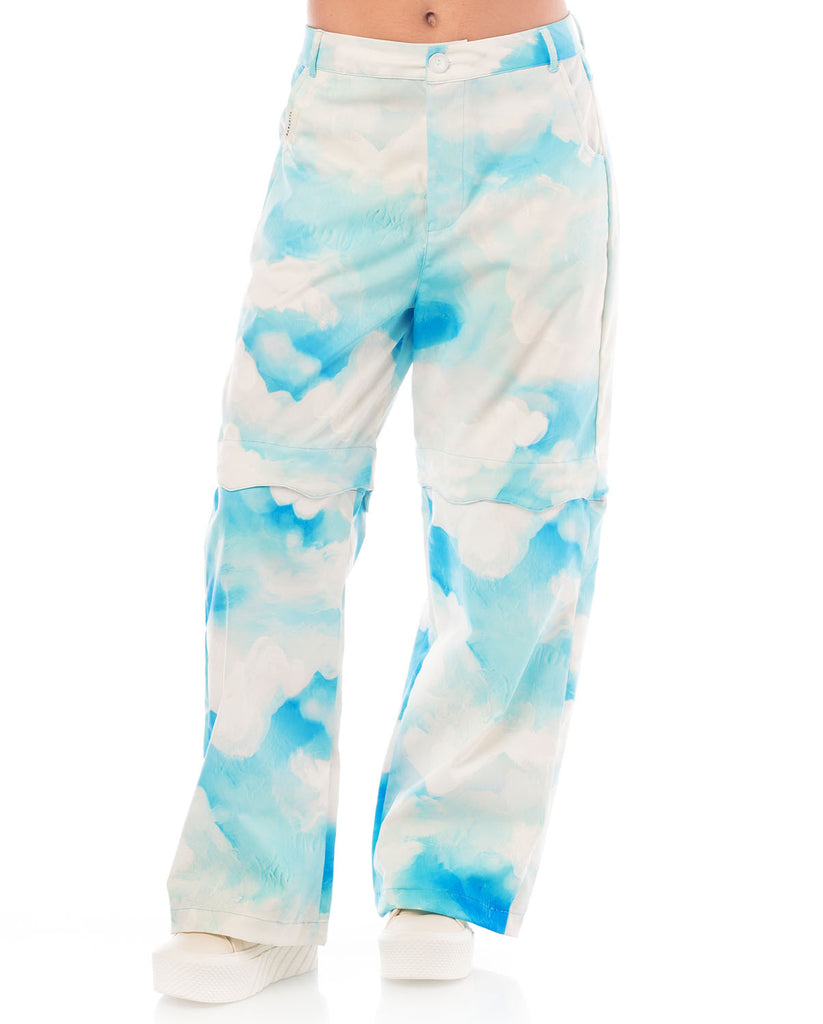 Pantalón para mujer en color azul cielo en&nbsp; dril permite covertir en bermuda.